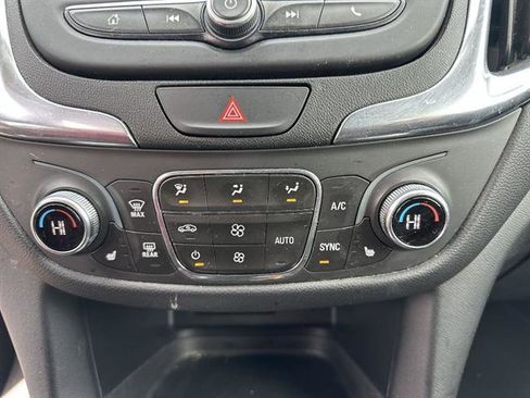 Used 2021 Chevrolet Equinox LT image 17