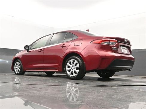 Used 2025 Toyota Corolla LE image 25