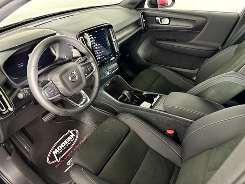 Used 2023 Volvo XC40 Recharge Plus AWD/4WD image 15