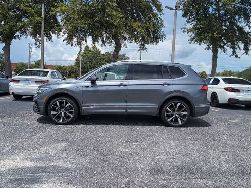 Used 2024 Volkswagen Tiguan SEL R-Line AWD/4WD image 3