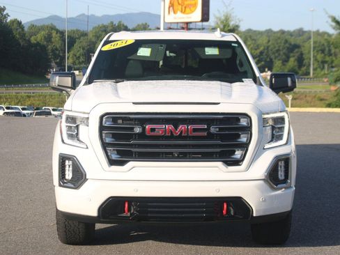 Used 2021 GMC Sierra 1500 AT4 w/ AT4 Value Package AWD/4WD image 2