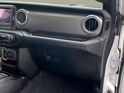 Certified 2020 Jeep Wrangler Unlimited Sahara image 20