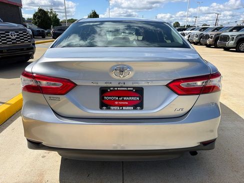 Used 2018 Toyota Camry LE FWD image 4