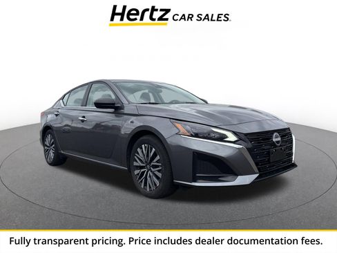 Used 2025 Nissan Altima 2.5 SV FWD image 1