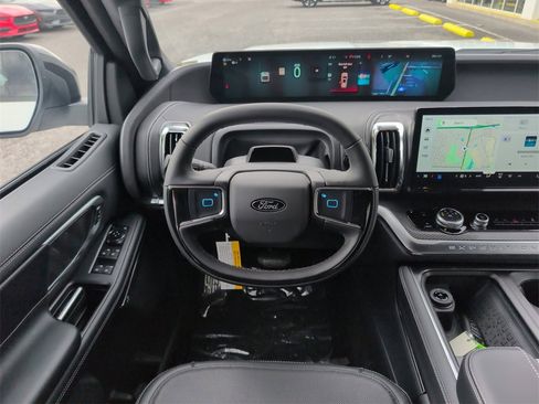 New 2025 Ford Expedition Platinum w/ Stealth Performance Package image 15
