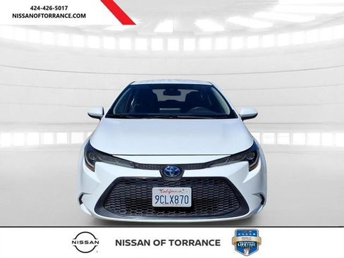 Used 2022 Toyota Corolla LE FWD image 2