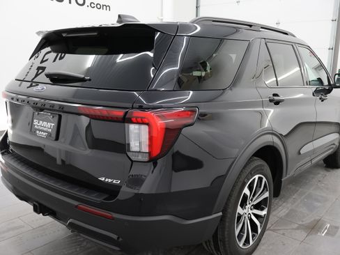 Used 2025 Ford Explorer ST-Line image 5