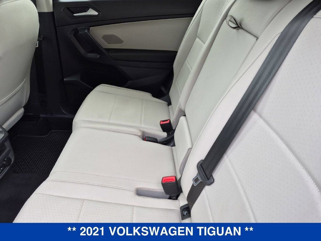 Used 2021 Volkswagen Tiguan SE FWD image 15