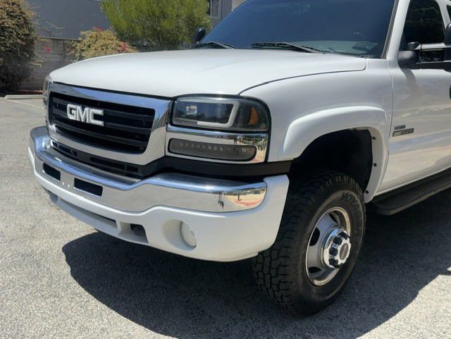 Used 2006 GMC Sierra 3500 SLT w/ Heavy-Duty Power Package AWD/4WD image 27