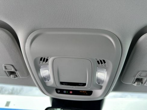 Used 2025 Buick Envision Preferred image 34