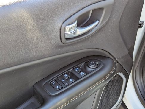 Used 2017 Jeep Compass Latitude w/ Popular Equipment Group image 11