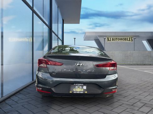 Used 2020 Hyundai Elantra SE image 6