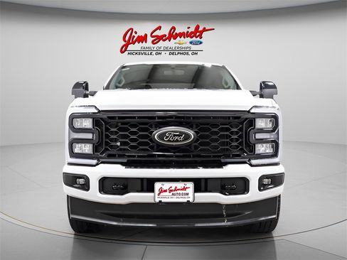 Used 2025 Ford F250 Lariat w/ Black Appearance Package image 2