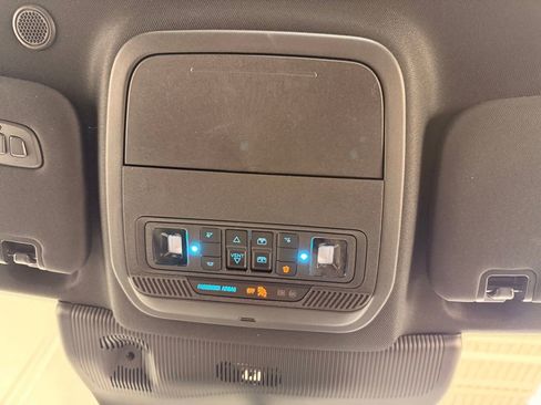Used 2025 Ford Explorer Platinum AWD/4WD image 47