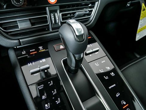 New 2026 Porsche Macan S image 19