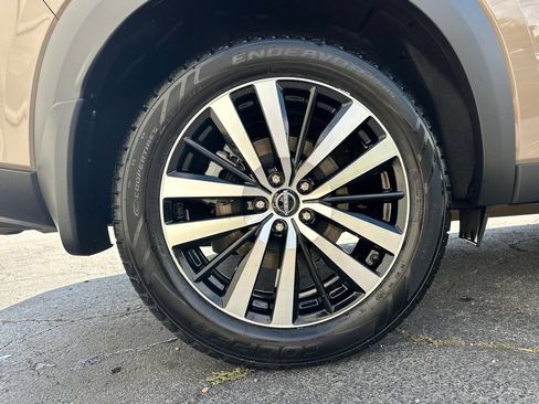 Used 2023 Nissan Pathfinder Platinum AWD/4WD image 18