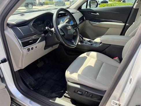 Used 2021 Cadillac XT4 Luxury FWD image 11