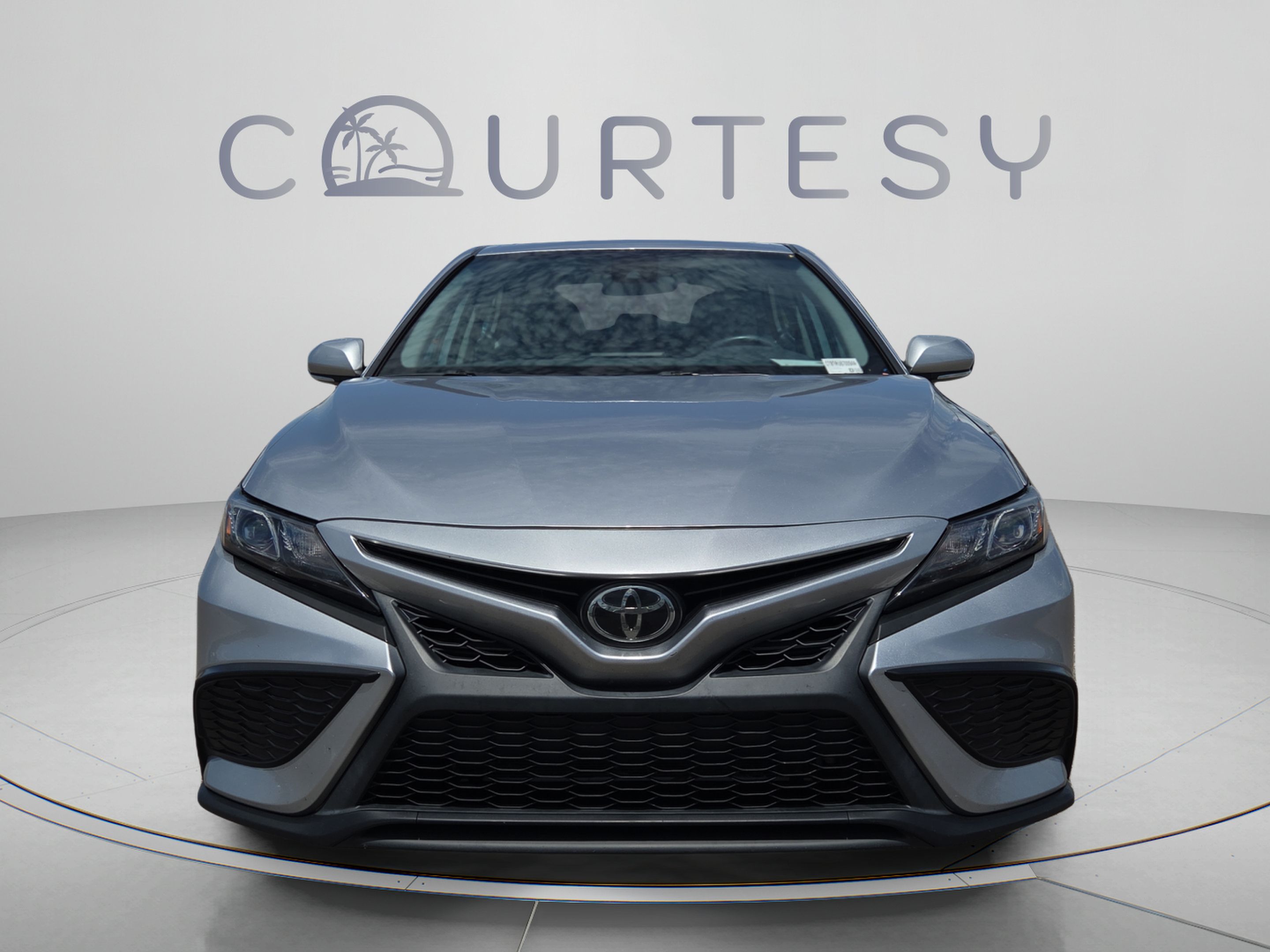 Used 2024 Toyota Camry SE FWD image 8