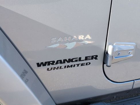 Used 2014 Jeep Wrangler Unlimited Sahara w/ Connectivity Group image 23