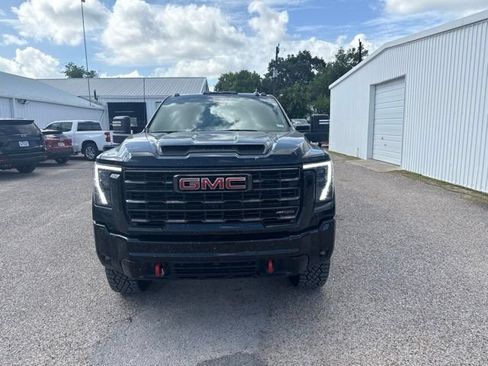 Used 2025 GMC Sierra 2500 AT4X AWD/4WD image 2
