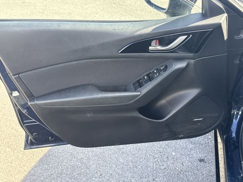 Used 2015 MAZDA MAZDA3 i Touring w/ Technology Package image 15