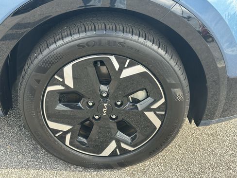 Used 2024 Kia Niro Wind w/ Wind Preserve Package FWD image 13