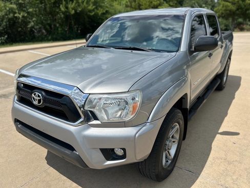 Used 2014 Toyota Tacoma PreRunner image 2