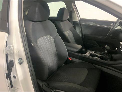 Used 2025 Kia K5 LXS FWD image 7