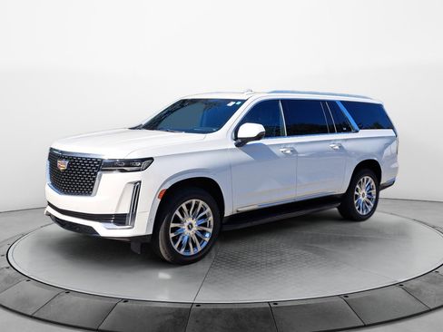 Used 2022 Cadillac Escalade ESV Premium Luxury AWD/4WD image 3