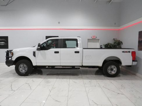 Used 2022 Ford F250 XL w/ Power Equipment Group AWD/4WD image 3