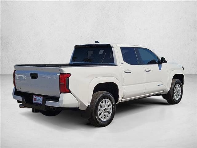 Used 2026 Toyota Tacoma SR5 w/ SR5 Upgrade Package AWD/4WD image 5