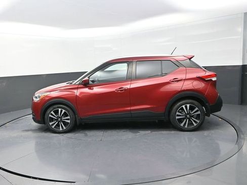 Used 2018 Nissan Kicks SV image 4