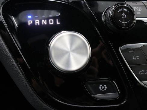 Used 2024 Chrysler Pacifica Limited FWD image 55