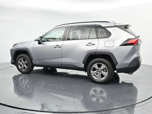 Used 2023 Toyota RAV4 XLE AWD/4WD image 5