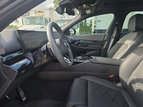 Used 2024 BMW 540i xDrive w/ Executive Package AWD/4WD image 24