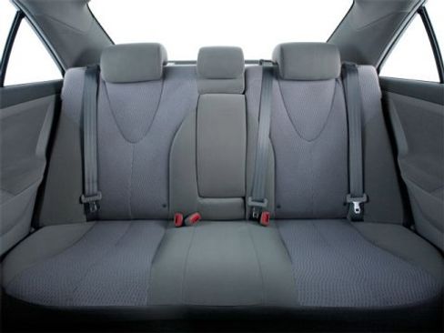 Used 2010 Toyota Camry LE image 15