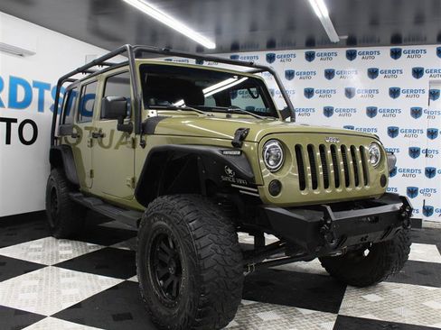 Used 2013 Jeep Wrangler Unlimited Sport w/ Connectivity Group image 5