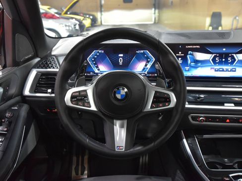Used 2024 BMW X5 xDrive40i w/ M Sport Package AWD/4WD image 15