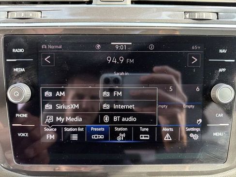Used 2022 Volkswagen Tiguan SEL R-Line AWD/4WD image 18