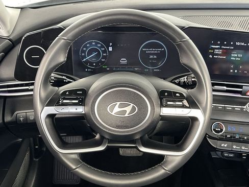 Used 2025 Hyundai Elantra Limited image 14
