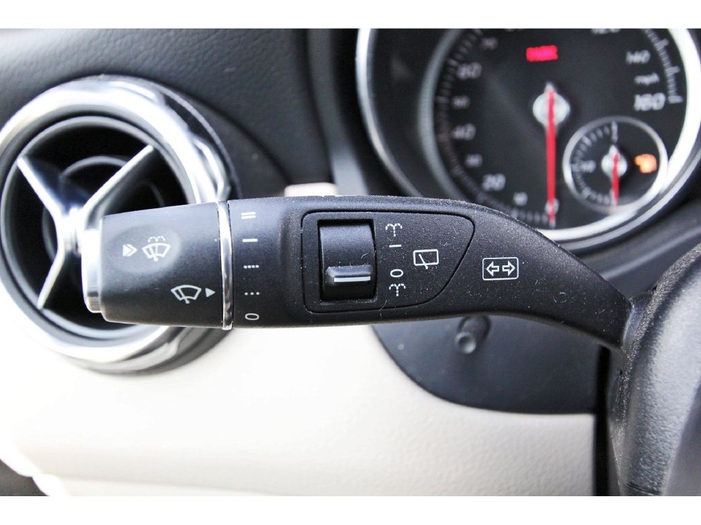 Used 2018 Mercedes-Benz GLA 250 w/ Premium Package image 17