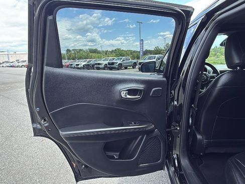 Used 2020 Jeep Compass High Altitude AWD/4WD image 23