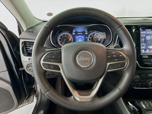 Used 2019 Jeep Cherokee Limited image 11