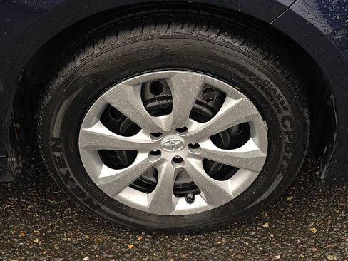 Used 2022 Toyota Corolla LE image 9