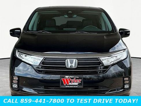 Used 2023 Honda Odyssey Touring image 2