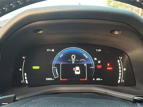 Used 2025 Toyota Camry SE image 16