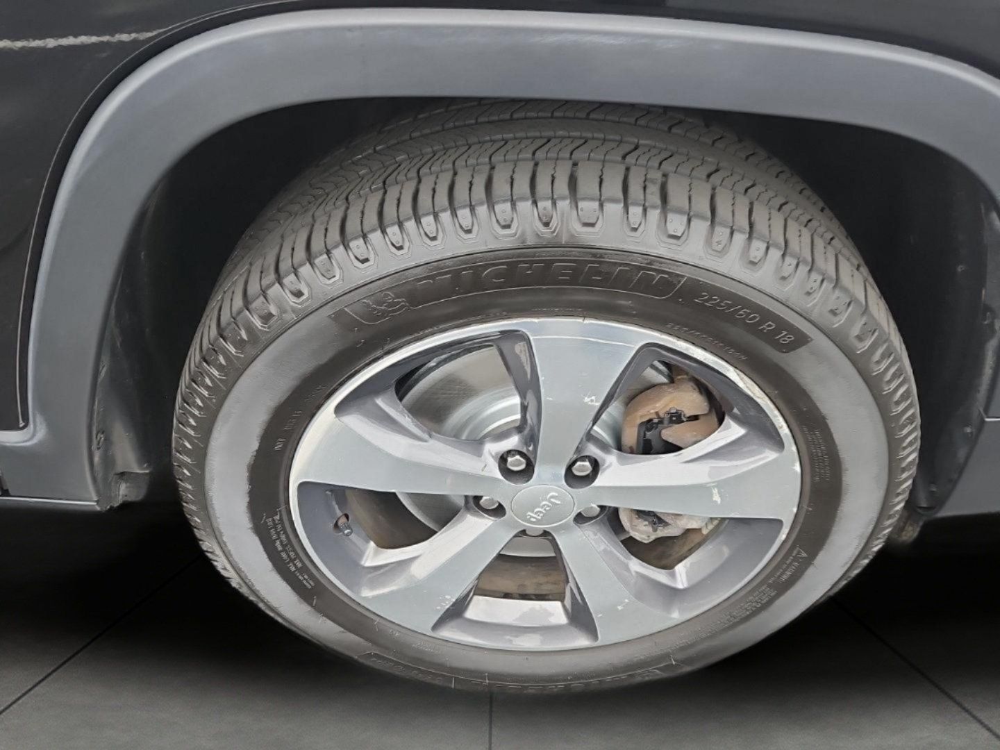 Used 2019 Jeep Cherokee Limited AWD/4WD image 11