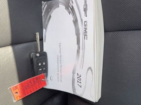 Used 2017 Chevrolet Equinox Premier w/ Enhanced Convenience Package AWD/4WD image 21