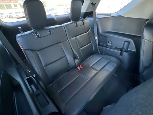 Used 2020 Ford Explorer XLT w/ Equipment Group 202A image 30