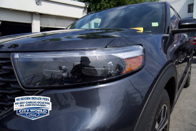 Used 2022 Ford Explorer ST-Line RWD image 8